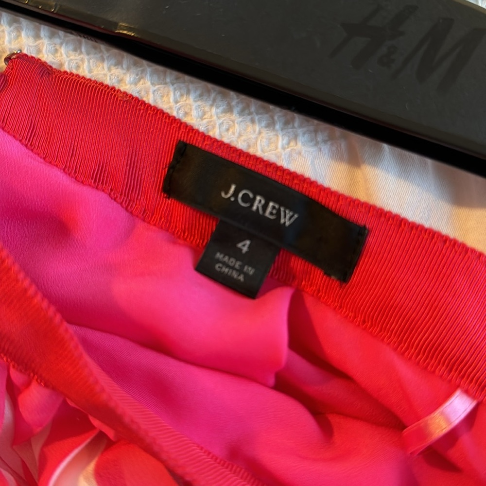 Barbie pink and white accordion skirt - Picture 3 of 3